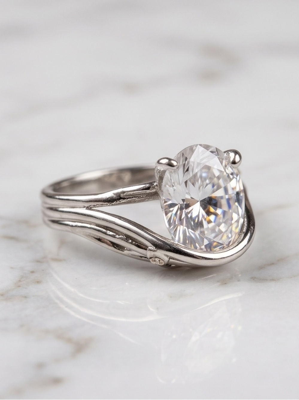 Ladies Unique 4 Carat Lab Diamond Ring Size 8 Silver Tone NWOT